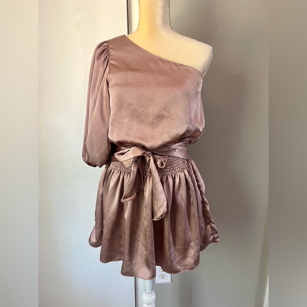 Mustard Seed Woman’s Nude Pink Shiny One Shoulder Polyester Dress Size Small